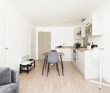1 bedroom Apartment to rent - Photo 2