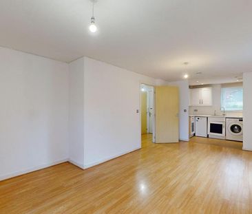 3 bedroom maisonette to rent - Photo 3