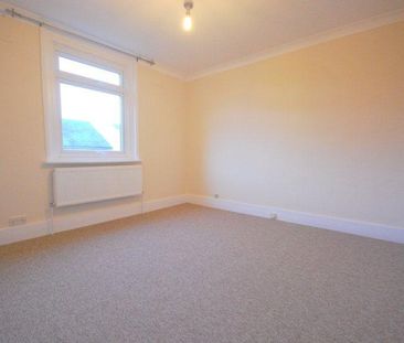 2 bedroom semi-detached house to rent - Photo 4