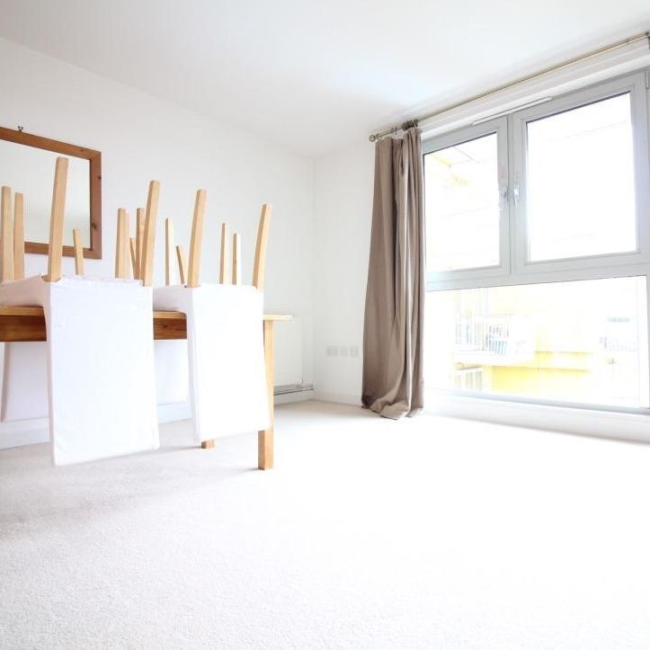 Eden Grove, London - Photo 1