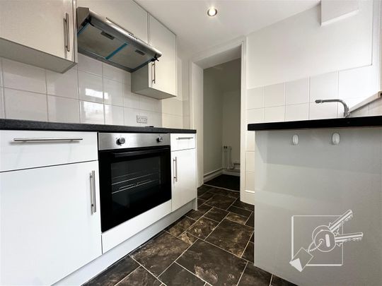 Fosse Road, Tonbridge, Kent - Photo 1