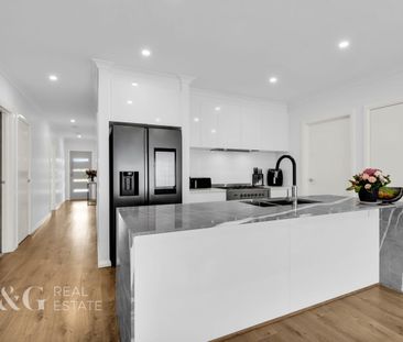 Welcome to your new home in Clyde North! - Photo 4