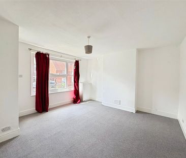 3 bedroom house to rent Jubilee Crescent, NN8 - Photo 6