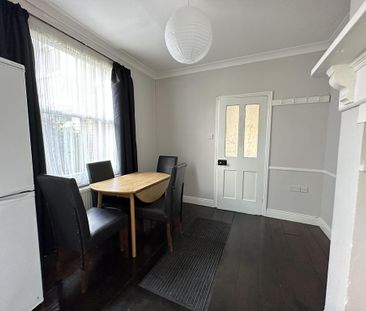 4 bedroom terraced house to rent - Photo 2