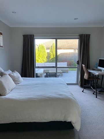 Charming 3BR Townhouse in Havelock North - Photo 5