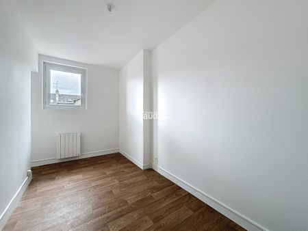 Location Appartement 3 pièces 52m² ST LO 50000 - Photo 3