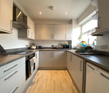 2 bedroom flat to rent - Photo 5