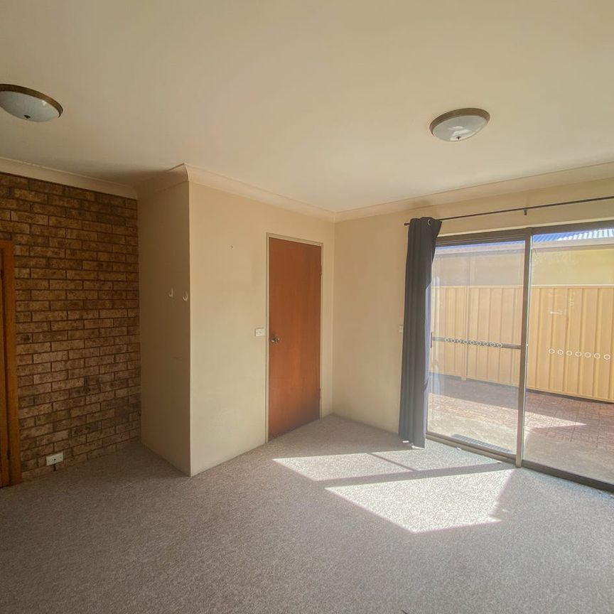 TWO BEDROOM TOWN HOUSE WITH A STUDY IN PRIME LOCATION - Photo 1