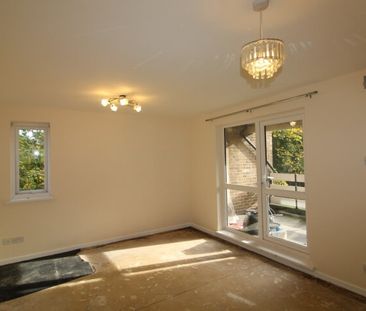 Frizley Gardens, Bradford - Photo 5