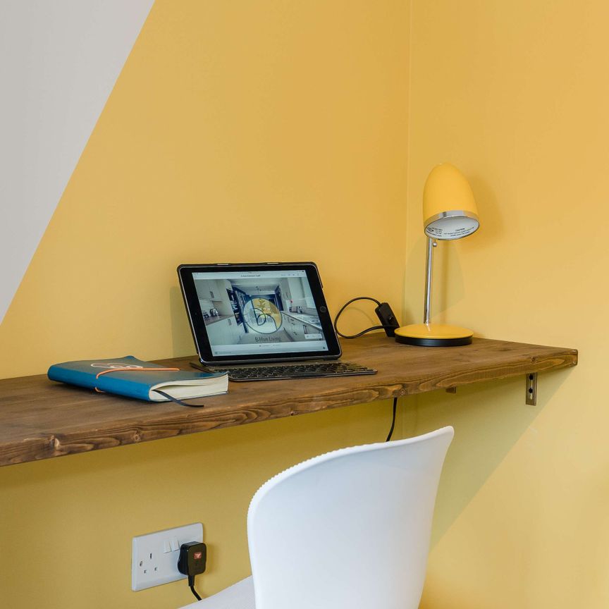 Stylish ensuite in the home of wellness living Room 5 - Photo 1