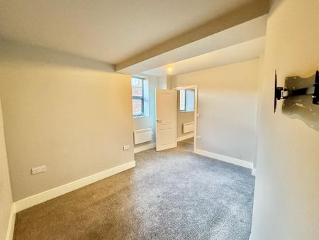 2 bedroom mews to rent - Photo 4