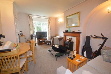 2 bedroom end of terrace house to rent - Photo 4