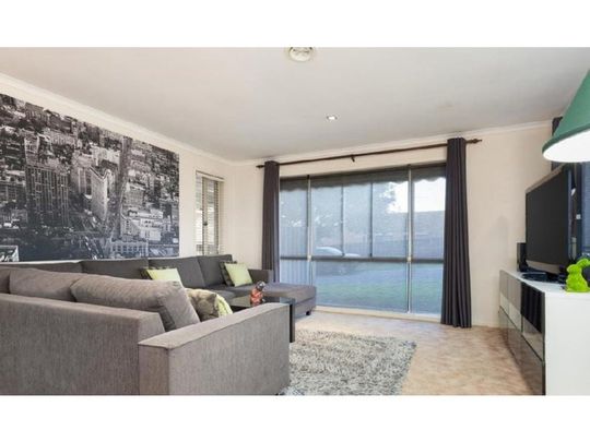 1 Forde Court, Narre Warren VIC 3805 - House For Rent | Domain - Photo 1