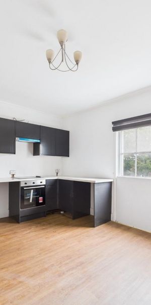 1 bedroom Flat To Let - Photo 1