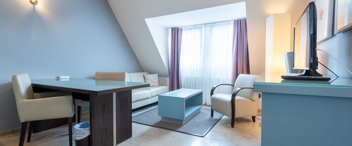 Welc(H)ome® by RIDA FLATS – D’dorf City! Charmant + Top Lage! Aufzug • Balkon • AC • Löffelfertig - Foto 1