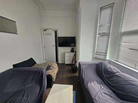 1 bedroom semi-detached house to rent - Photo 4