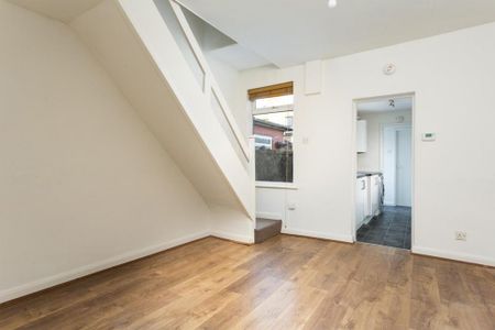 2 bedroom detached house to rent - Photo 2