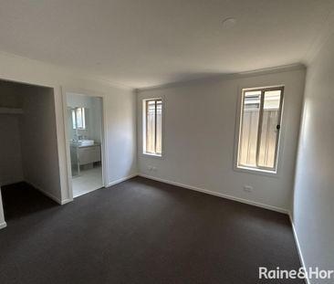 3 Bedroom Home In Blakeview! - Photo 4