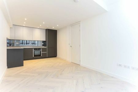 Lily Place - Photo 2
