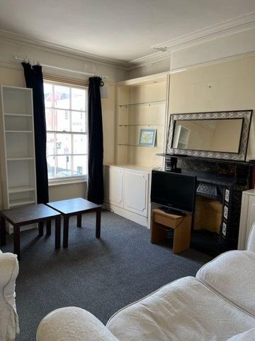 5 bedroom flat to rent - Photo 2