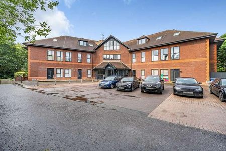 Wokingham, Berkshire, RG40 - Photo 2