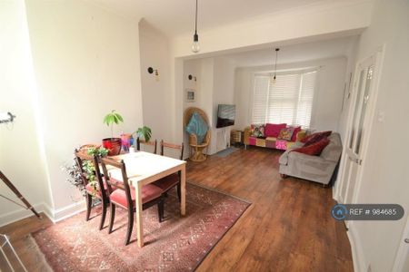 3 bedroom terraced house to rent - Photo 2