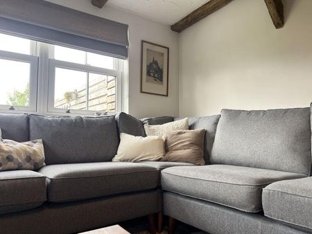 3 bedroom property to rent - Photo 3