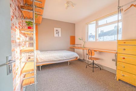 6 bedroom end of terrace house to rent - Photo 5