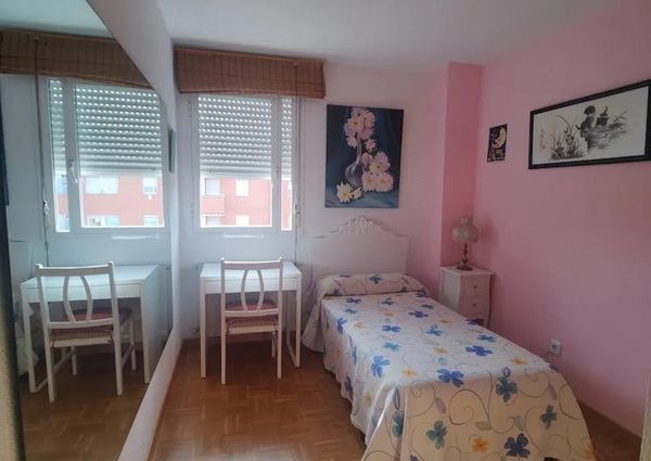 Calle de Eduardo Barreiros, Madrid, Community of Madrid 28041