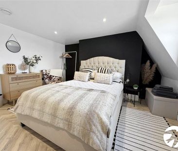 1 bedroom penthouse to rent - Photo 3
