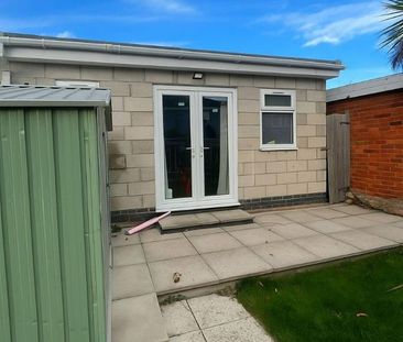 3 bedroom detached house to rent - Photo 2