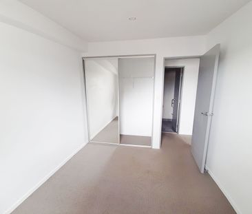 Popular townhouse in a great location - Photo 5