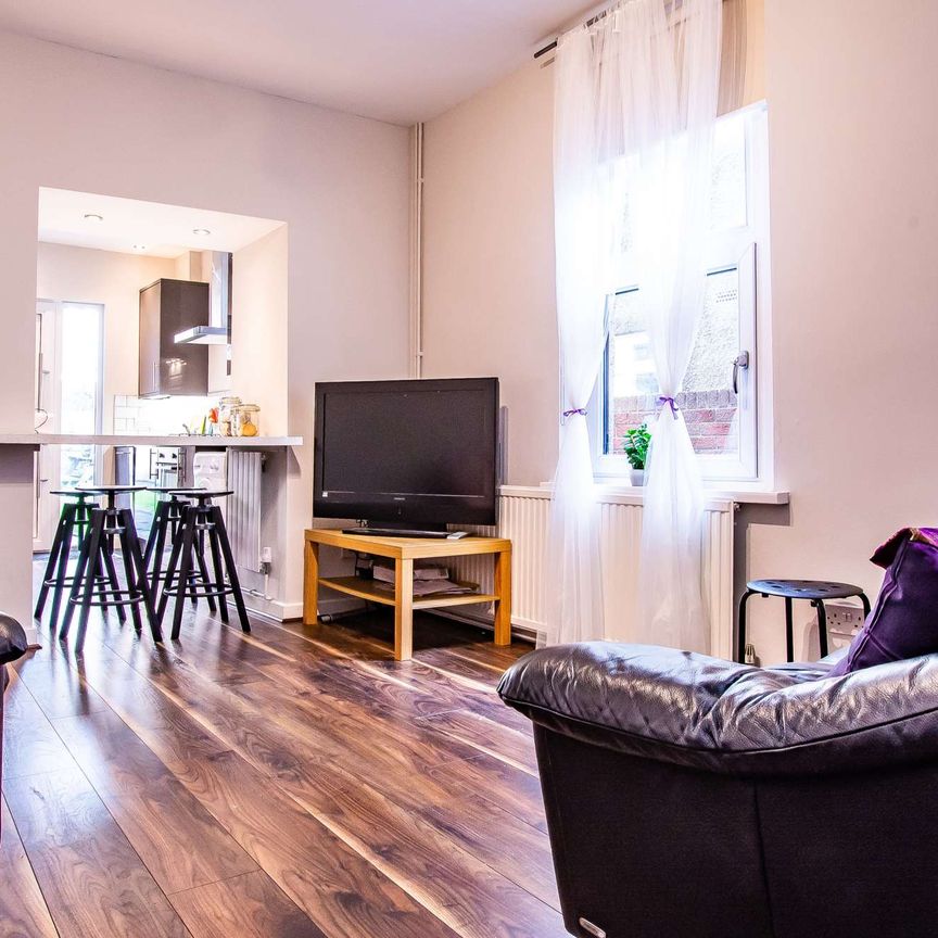 Perfect location for students at the Heath - Photo 1