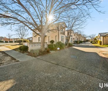 2/60 Benaroon Circuit, Amaroo ACT, Belconnen - Photo 1