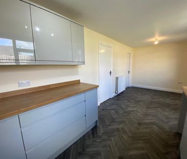 2 bedroom detached bungalow to rent - Photo 3