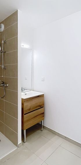 SAINT-PIERRE-EN-FAUCIGNY À louer : charmant T2 meublé en r - Photo 1