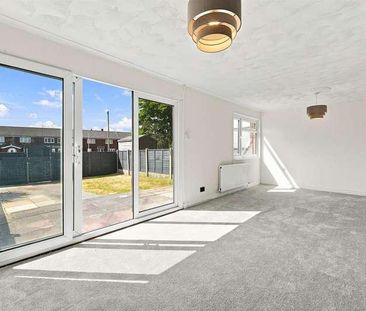 Chilham Place, Macclesfield, SK11 - Photo 3