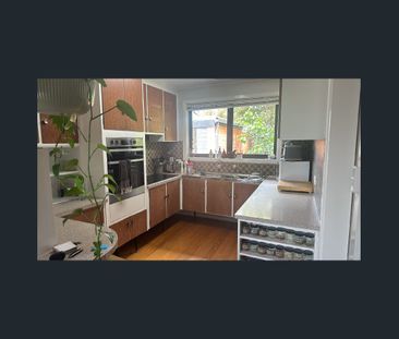 FAMILY LIVING CLOSE TO THE BEACH! - Photo 6