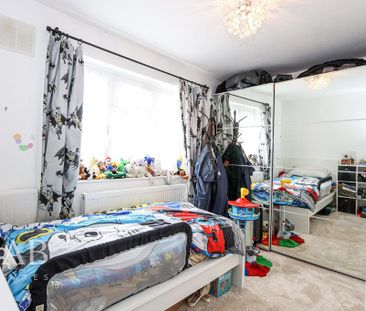 4 bedroom terraced house to rent - Photo 3