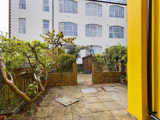 Dewe Road, Brighton - Photo 1