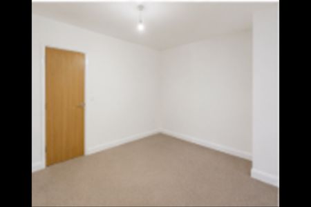 2 Bed Flat, Dickenson Road, M14 - Photo 4