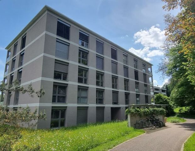 Grosszügige 2.5 Zimmerwohnung in attraktiver Umgebung - Photo 1