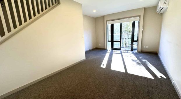 Lovely north facing 3 bedroom apartment - Photo 1