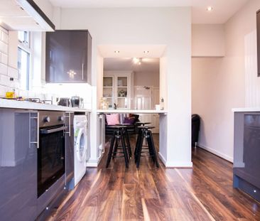 Perfect location for students at the Heath - Photo 2