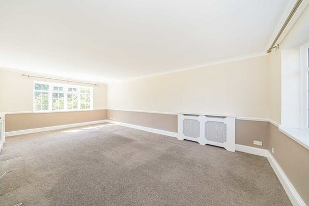 Manor Lane, Hampton, TW16 - Photo 1