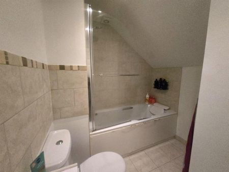 3 bedroom terraced house to rent - Photo 3