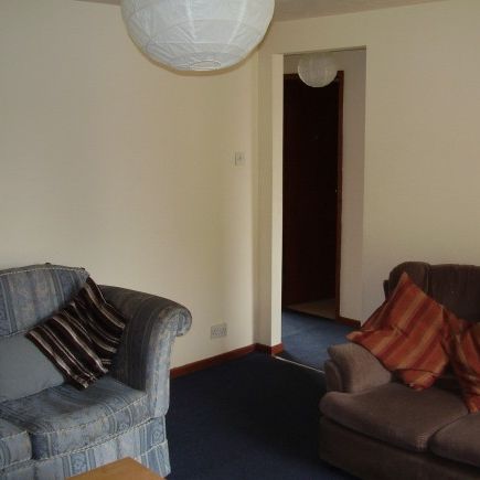 5 Bedroomed Flat - Photo 1