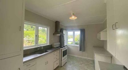 Your Dream Home with Beautiful Gardens! - Photo 3