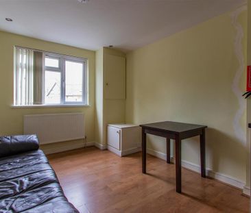 1 bedroom private hall to rent - Photo 1