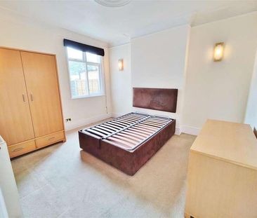 Elm Road, Leigh On Sea, Essex, SS9 - Photo 5